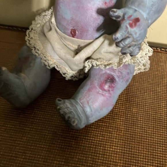 Creepy Scary Zombie Hand Painted Doll Prop Decor - Picture 7 of 9